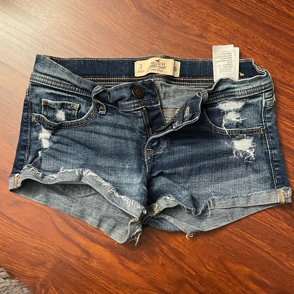Hollister Low Rise Short Shorts